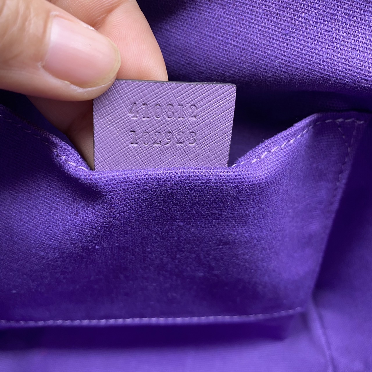 (รวมแบบ) หนังแท้ GUCCI Animal-Friendly Gucci Kid GG Supreme Tote Bag ลายใหม่น่ารักมากเลยค่าา งานหนังแท้ทรงตั้งสวย ขนาดกะทัดรัด จุของได้เยอะ ใช้ได้ทั้งเด็กและผู้ใหญ่ น่ารักมากค่ะ