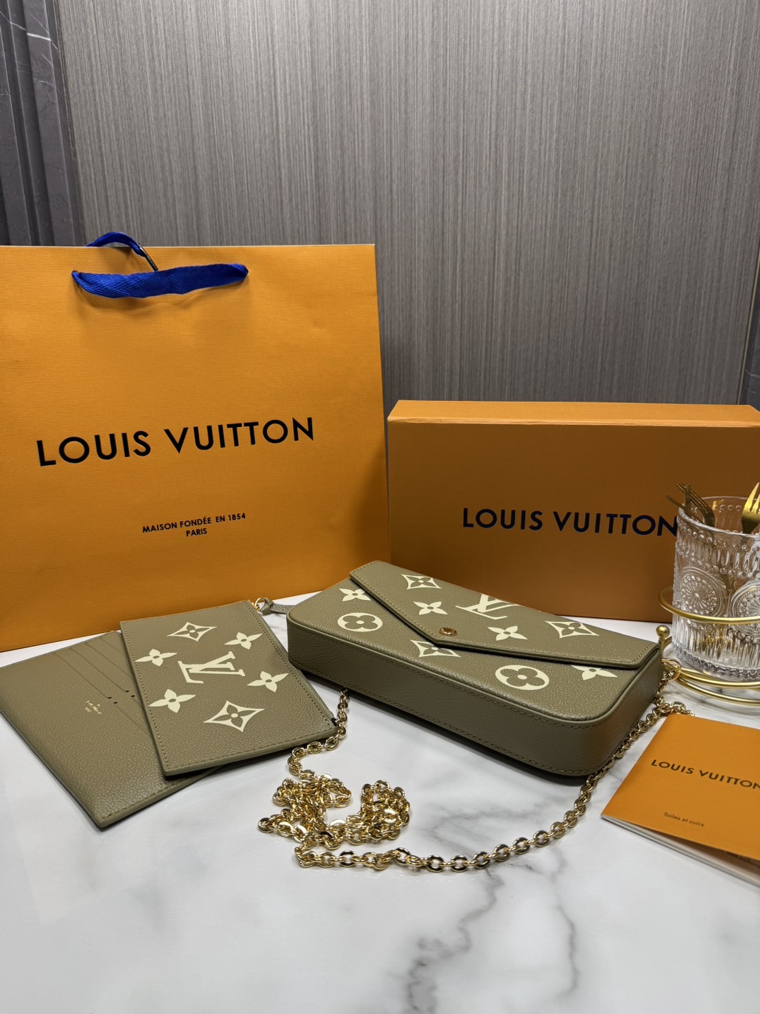 OP ORI หนังแท้ | LV Felicie Pochette bag in soft Monogram Empreinte leather กระเป๋าสะพายทรงพอชขนาดกะทัดรัด หนัง Monogram Empreinte เนื้อนุ่มประทับลาย Monogram สุดไอคอนิก