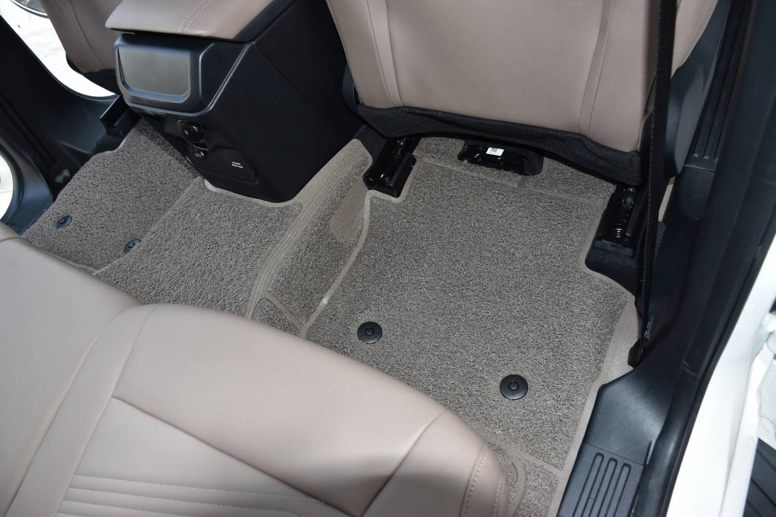 พรมดักฝุ่นไวนิล FORD NEW EVEREST ปี2023 พรมดักฝุ่นในรถยนต์ รีดขอบ เกรดA หนานุ่ม เข้ารูป เต็มคัน