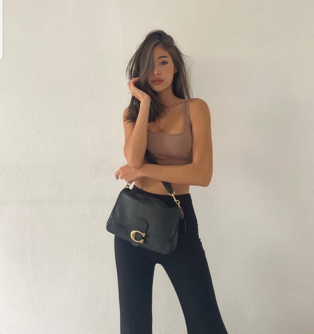 COACH SOFT TABBY SHOULDER BAG (C4823//C5261) กระเป๋าถือ กระเป๋าสะพาย ที่ใครๆก็เข้าถึงได้ หรูหรา คลาสสิค ลุคเรียบร้อย แต่ความสวยไม่น้อย! ดาเมจความลุคผู้ดีรุนแรงมาก!!เกินต้าน!!// วัสดุหนังแท้ทั้งใบ หนังเรียบ หนังนิ่มมากๆ อยู่ทรงสวยมากๆด้วย// ด้านในโล่งกว้าง