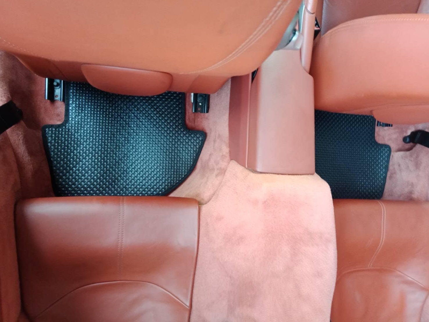 ยางปูพื้นรถยนต์ PORSCHE 911 Carrera พรมกระดุม ปอร์เช่ 911 คาร์เรร่า เข้ารูป 4ชิ้น