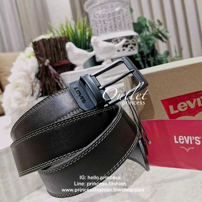 Levie's men reversible Leather Belt Gift Box รุ่นยอดนิยมสายเข็มขัดด้านหนึ่งเป็นสีดำอีกด้านเป็นสีน้ำตาลสามารถสลับด้านใช้ได้ หัวเข็มขัดอะไหล่โลหะปั้มโลโก้สามารถปรับพลิกหน้าหลังได้ดีไซน์คลาสสิคเข้าได้กับทุกชุดสายสามารถปรับได้หลายระดับ แข็งแรงทนทานสินค้า