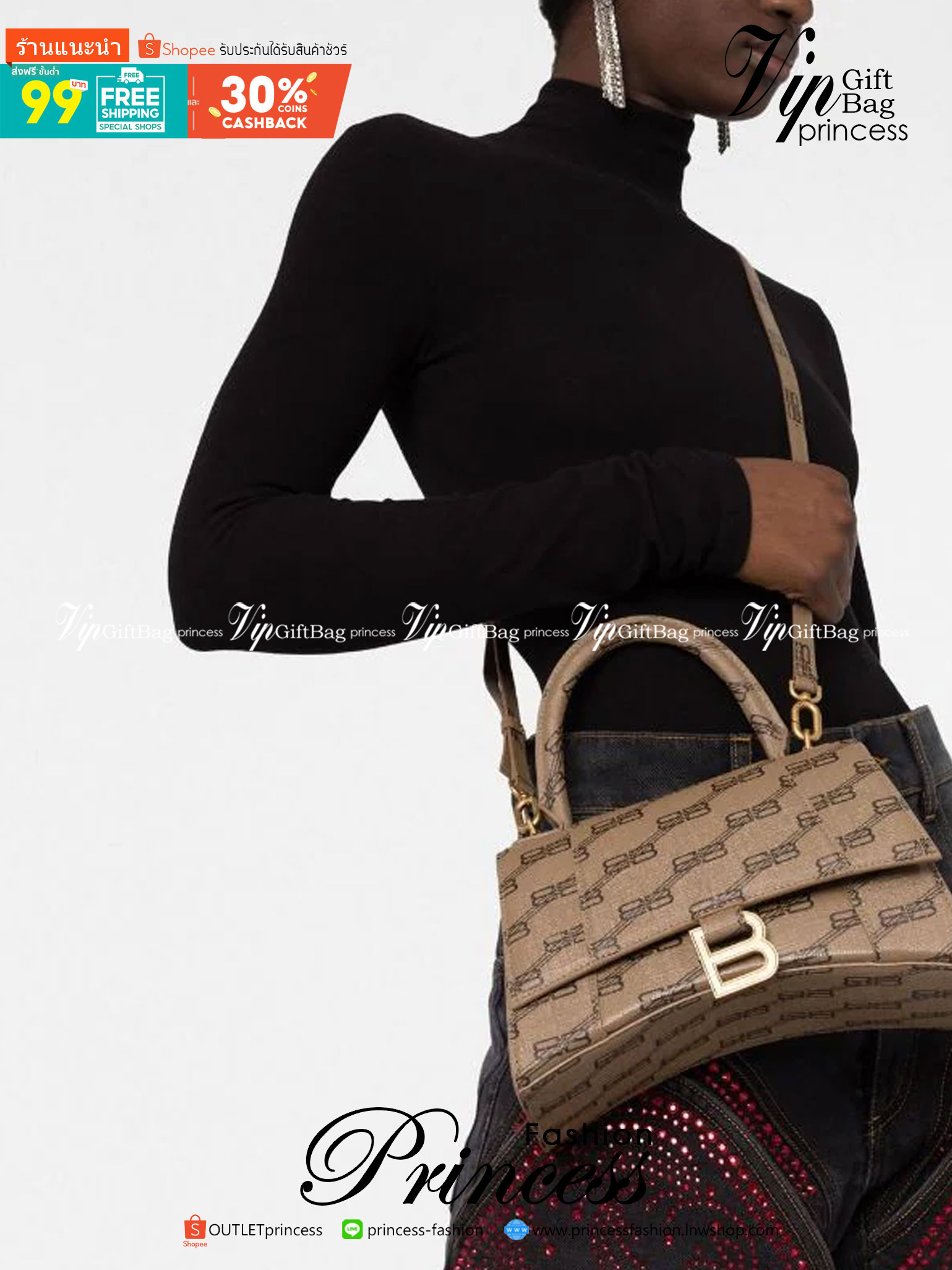 BALENCIAGA Hourglass BB Monogram top-handle tote bag กระเป๋าสะพายแบรนด์หรูซิกเนเจอร์ใบล่าสุด ที่มาพร้อมดีไซน์โดดเด่น มีความโฉบเฉี่ยว โค้งมนเหมือนพระจันทร์เสี้ยว เพิ่มความโดดเด่นสะดุดตาด้วยการตกแต่งอักษร B เมทัลลิก ที่เป็นเอกลักษณ์แบรนด์ งานจริงสวยงามตามรู