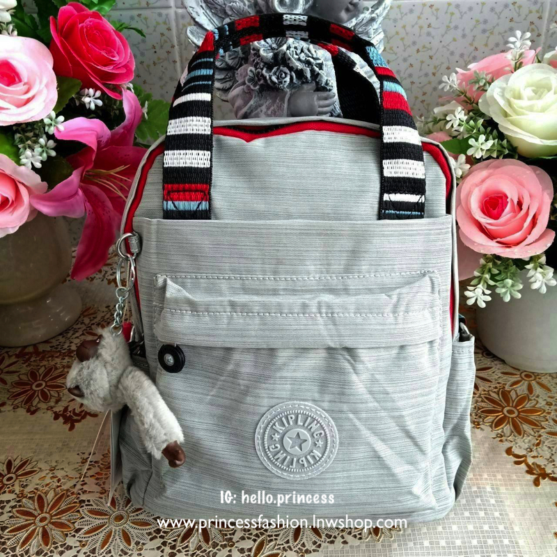 KIPLING 2WAYS MINI BACKPACK 👍กระเป๋าสะพาย2Wayรุ่นใหม่วัสดุ Nylon & Polyester 100% 👍หูหิ้วมีลายปั้มแบรนด์ 👍สายสะพายยาวเลื่อนปรับได้ถอดได้ 👍สามารถถือหรือสะพายได้ จะสะพายไหล่ สะพายเฉียง Crossbody หรือจะคล้องสายเป็นเป้สะพายหลัง