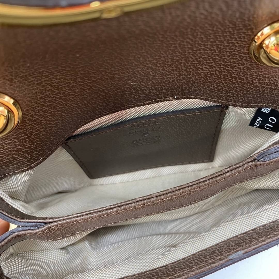 GUCCI Blondie mini shoulder bag / Gucci pouch เกรดออริจินอล ภาพสินค้าถ่ายจากงานขายจริง ใช้งานต่างประเทศได้ Interlocking G ในรูปแบบเรขาคณิต ฮาร์ดแวร์โทนสีทองช่วยเพิ่มความวินเทจให้กับสไตล์