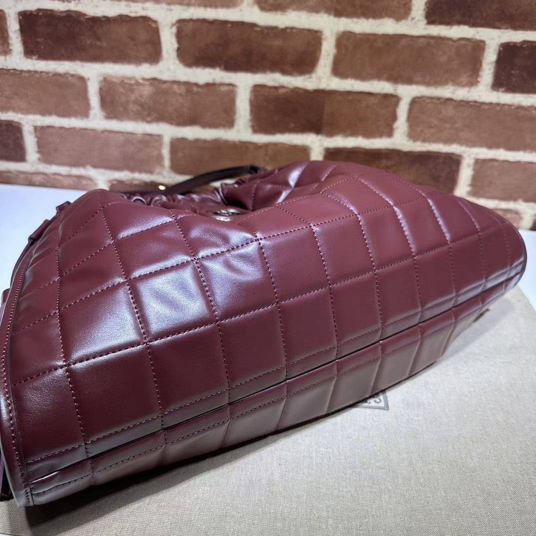 GUCCI MEDIUM QUILTED TOTE BAG / Gucci Hobo / Gucci Deco Medium Tote Bag พร้อมส่ง กระเป๋าสะพายใบใหญ่ หนังแท้ หนังสวย Interlocking G **สินค้าเกรดท็อปออริจินอลสลับแท้ 1:1 เกรดดีสุด