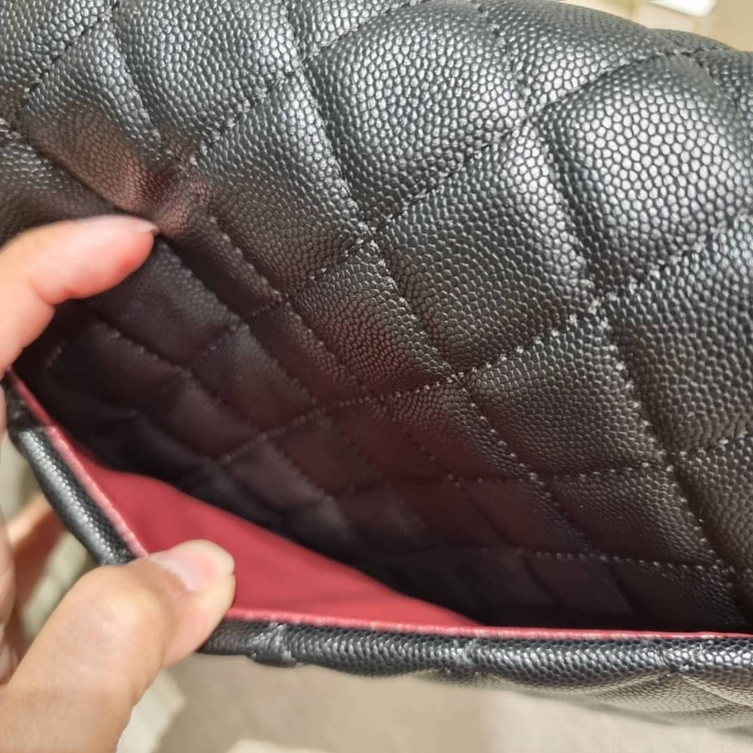 VIP 🥂 CHANEL LARGE CLASSIC JUMBO HANDBAG RARE ITEM!! CHANEL GIFT BOX SET สุดหรูชวนให้สะสมกันอีกแล้วหนึ่ง สุดยอดเดอะเบสท์ไอเท็ม พร้อมเสิร์ฟครบชุด สุดคุ้ม จัดให้กับกระเป๋ารุ่นคลาสสิคฮิตตลอดกาล ใบใหญ่จุแบบสุดๆ พร้อมกับผ้าคลุมไหล่ผืนใหญ่ ผ้าวูลนุ่มสุด