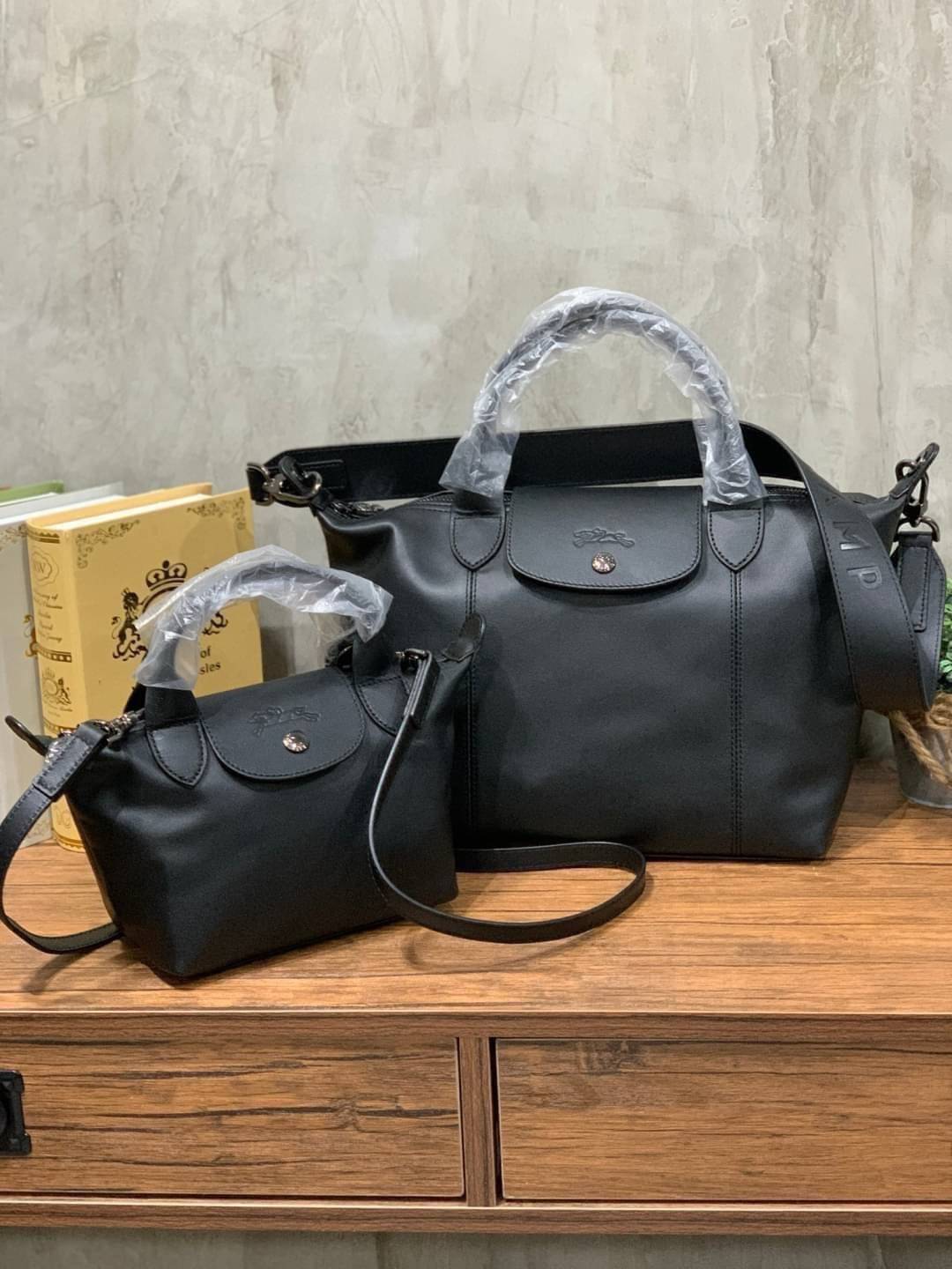 ของแท้ 100% Longchamp LE PLIAGE CUIR TOP HANDLE BAG Color: Black,Orange,Sienna, Navy,Nordic,Grey,Lichen
