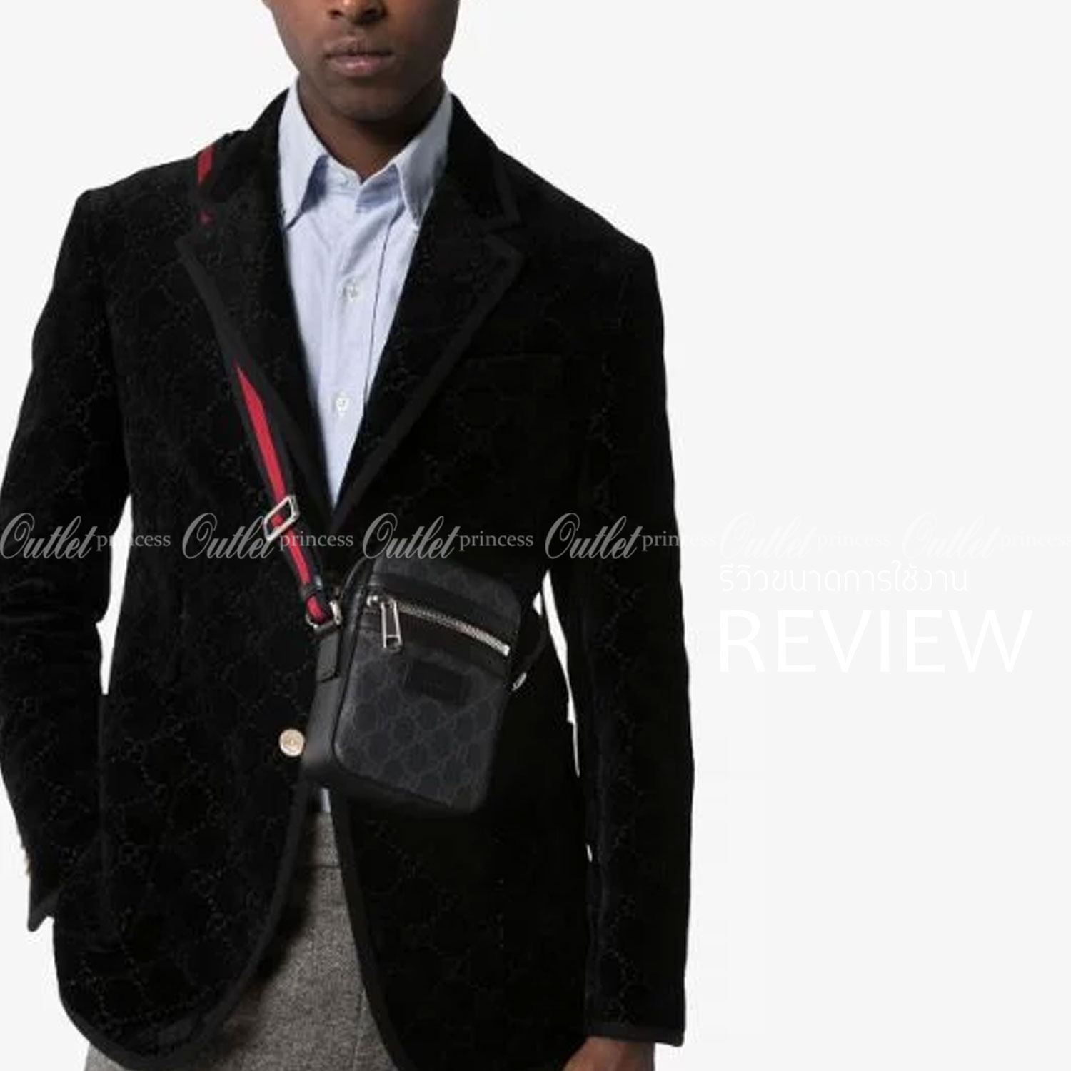 VIP GIFT 】หนังแท้ GUCCI GG Black messenger Crossbody ขนาดเล็ก ทรงแนวตั้ง มีช่องให้ใส่ของได้อยู่ 2 ช่อง เป็นซิบรูดเปิดปิดด้านบน และด้านหน้า โดดเด่นด้วยลวดลายกระเป๋าที่ ใช้ตัวโลโก้ของ GUCCI มาทำเป็นแพทเทิร์น ซึ่งกระเป๋าแต่ละใบอาจมีตำแหน่งที่แตกต่างกัน แปะตั