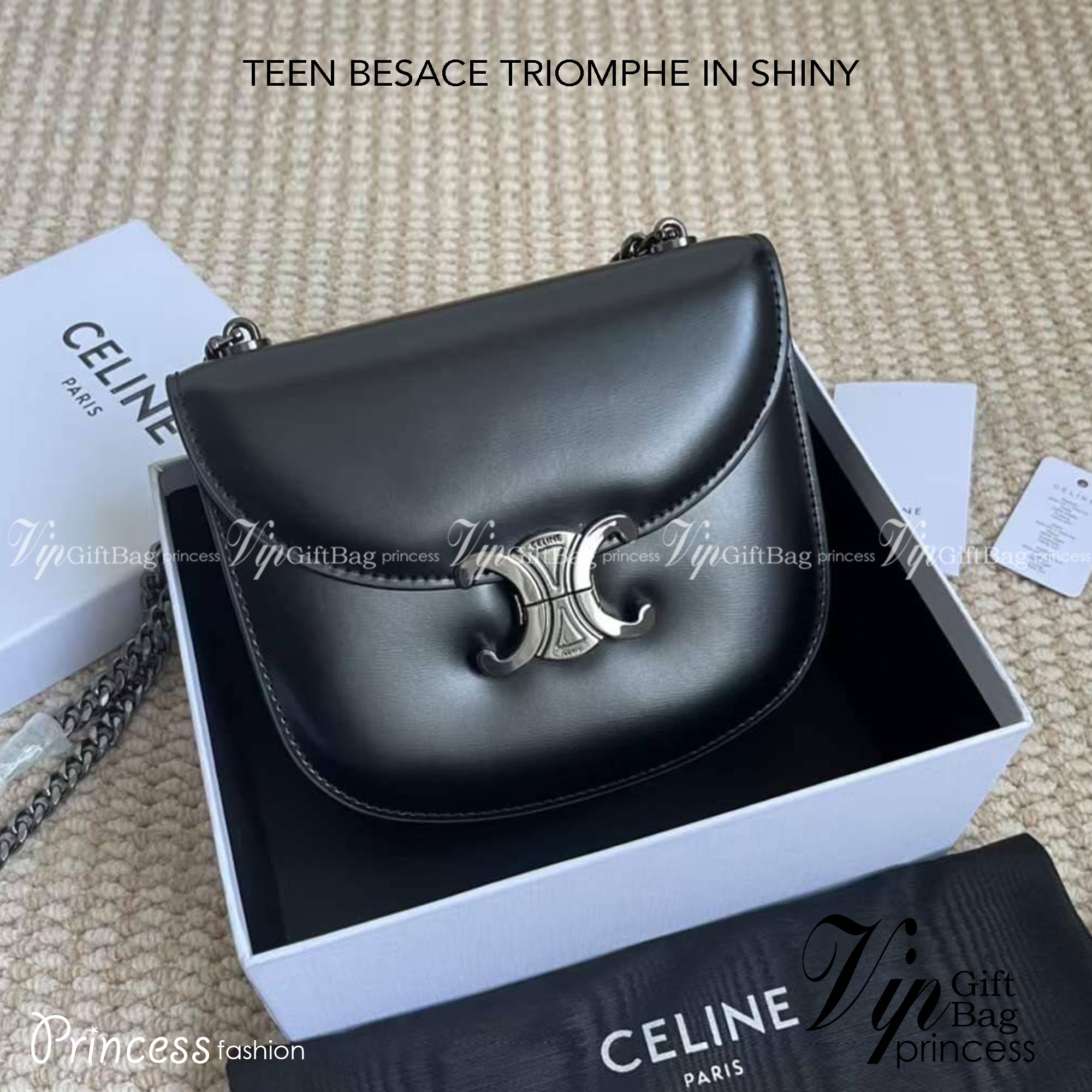 CELINE TEEN BESACE TRIOMPHE IN SHINY กระเป๋าสะพายคาดลำตัวรุ่นนี้นับว่าเป็นกระเป๋าอีกหนึ่งรุ่นในซีรีส์ Triomphe ที่ได้รับความนิยมอย่างมาก ด้วยรูปร่างทรงโค้งมนมีความคลาสสิกตามแบบฉบับแบรนด์