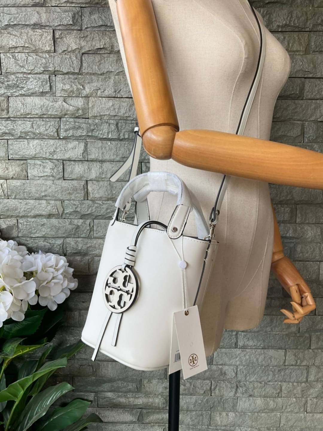 TORY BURCH LEATHER BUCKET BAG MILLER MINI BAG รุ่น 55222 กระเป๋าสะพาย Crossbody ทรงถังสวยสุดฮิต เป็นรูปทรงใหม่