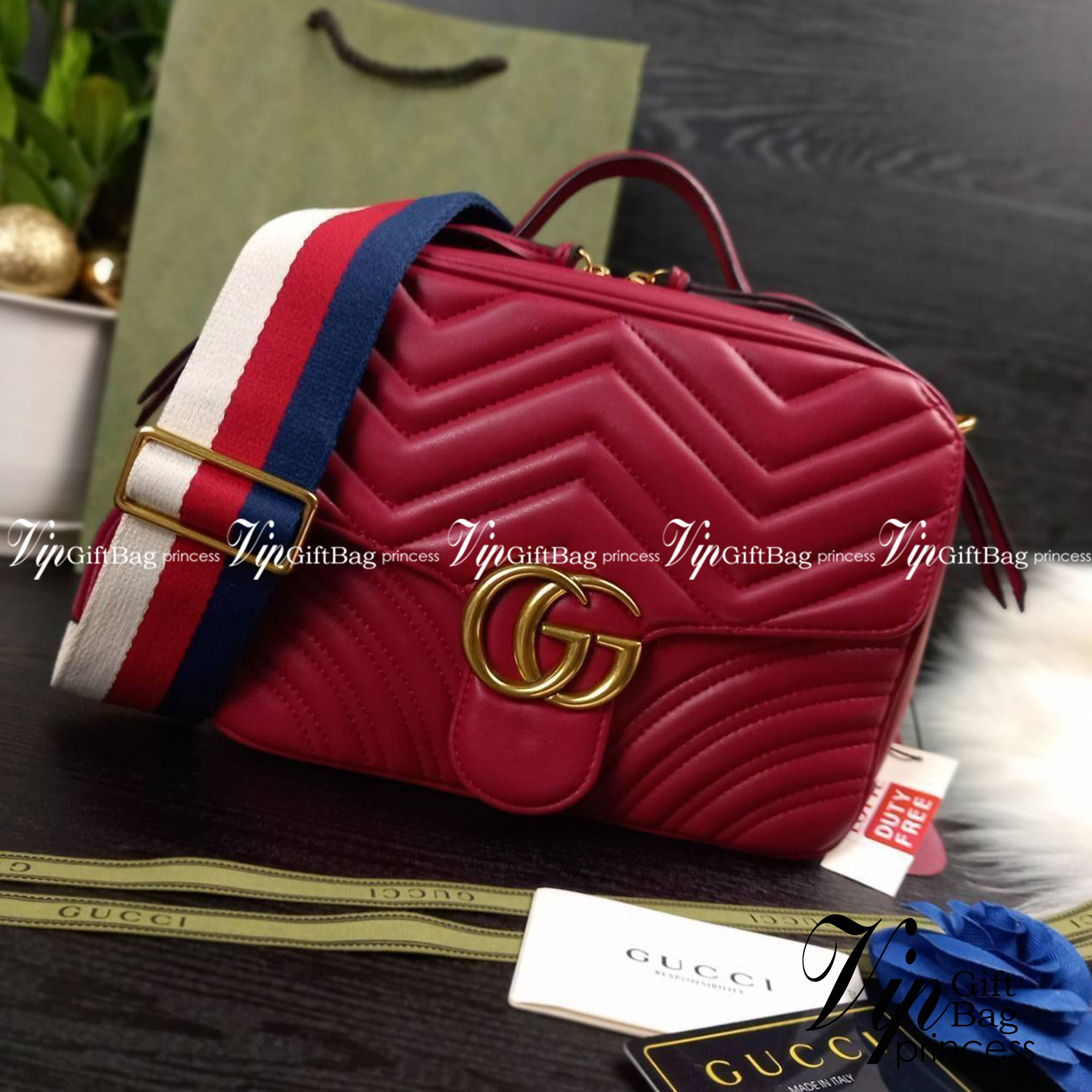 VIP GUCCI GG MARMONT TOP HANDLE SHOULDER BAG / BOLSA GG MATELASSE กระเป๋าถือ กระเป๋าสะพาย คอลเลคชั่นสุดหรู มาพร้อมสายสปอร์ตสะพายยาว สามารถปรับระดับได้ ถอดได้ เป็นอีกรุ่นที่โดดเด่นมากๆ การใช้งานคล้องตัวสุดๆ โดดเด่นด้วยโลโก้ GG ขนาดใหญ่เป็นเอกลักษณ์