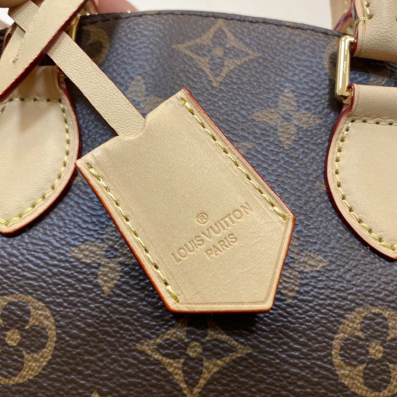 LV Lockit BB bag กระเป๋าถือทรงโท้ทวินเทจรุ่นยอดนิยม พร้อมสายโซ่และสายหนัง ปรับใช้งานได้หลายโอกาส สวยงามเป็นอมตะ เกรดออริ 1:1 ใช้งานต่างประเทศได้