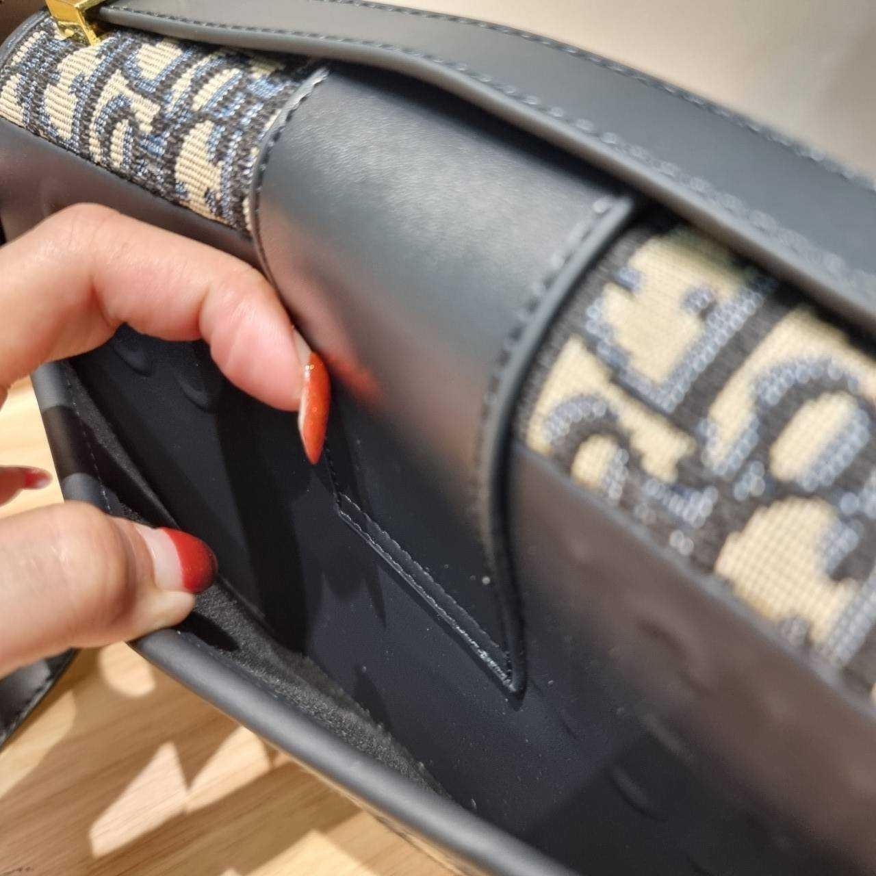 CD 30 MONTAIGNE BAG กระเป๋าสะพายข้างสุดฮอต ที่สาวๆต้องไม่พลาด ทรงสวยมีกิมมิคในตัว ดูแพง เกรดออริ 1:1 ใช้งานต่างประเทศได้