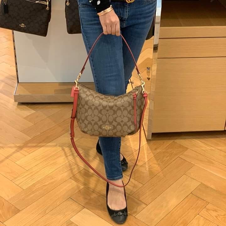 OUTLET 】ปรับราคาลง ได้ไปไม่ผิดหวังแน่นอนจ้าา💥 Coach Pebble Leather Small Skylar Hobo Shoulder Bag((90738)) พร้อมส่งที่ไทย ล่าสุด! กระเป๋าหิ้ว//สะพายข้างได้ ทรงน่ารัก ละมุน หนังแท้ หนังนิ่มมือดีมาก หลงรักแน่นอนค่าา! เปิดปิดกระเป๋าแบบซิปมีพู่ห้อย ใช