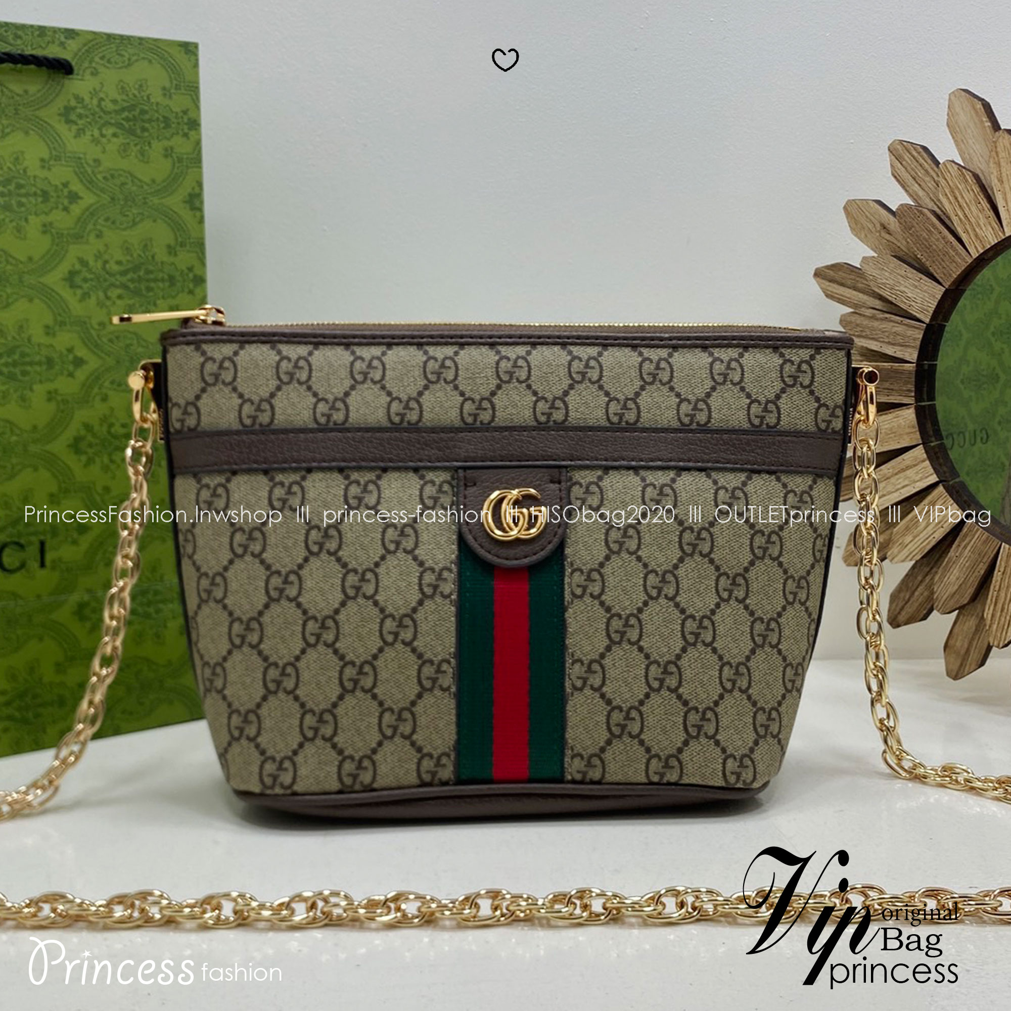 GUCCI Ophidia GG Mini Shoulder Bag กระเป๋าทรงพอช พร้อมสายสะพายโซ่สีทองหรูหรา ดีไซส์เรียบง่ายสะดวกใช้ ภายในเป็นช่องโล่ง สายสะพายหนังสลับโซ่ ใช้ได้ในทุกๆวัน ทุกๆลุค ตอบโจทย์ได้สบายๆ
