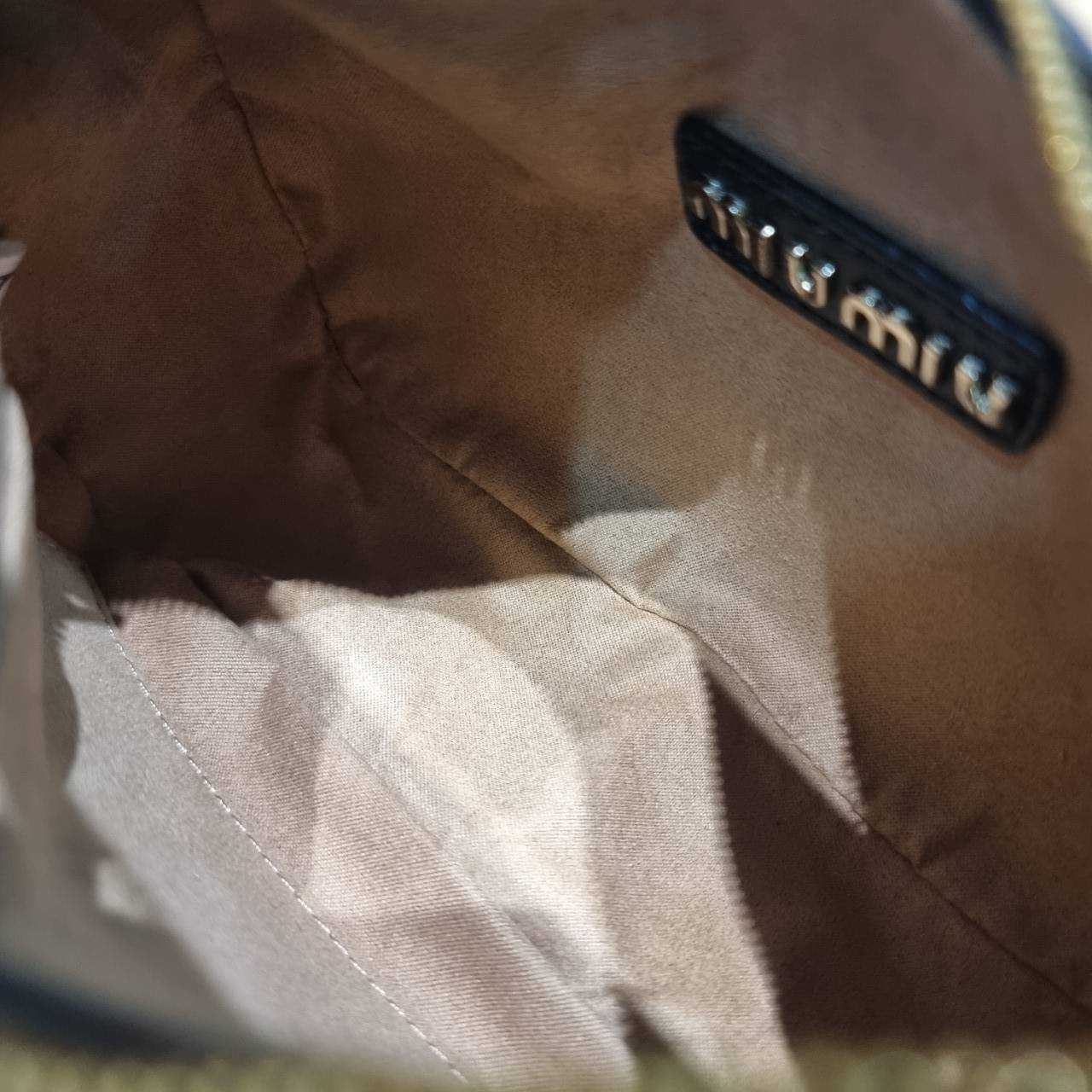 MIU MIU ZIP LEATHER TOP HANDLE BAG กระเป๋าสะพายไหล่/สะพายข้าง ทรงเก๋ ใช้งานง่าย เรียบหรูดูลัคชูสุดๆ