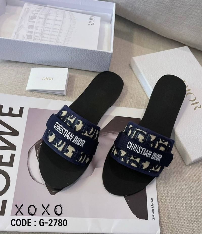 CHRISTIAN DIOR Sandals แตะ ชิค ชิล สวย หรู แมทส์ชุดง่าย ด้านบนลายผ้าแบรนด์