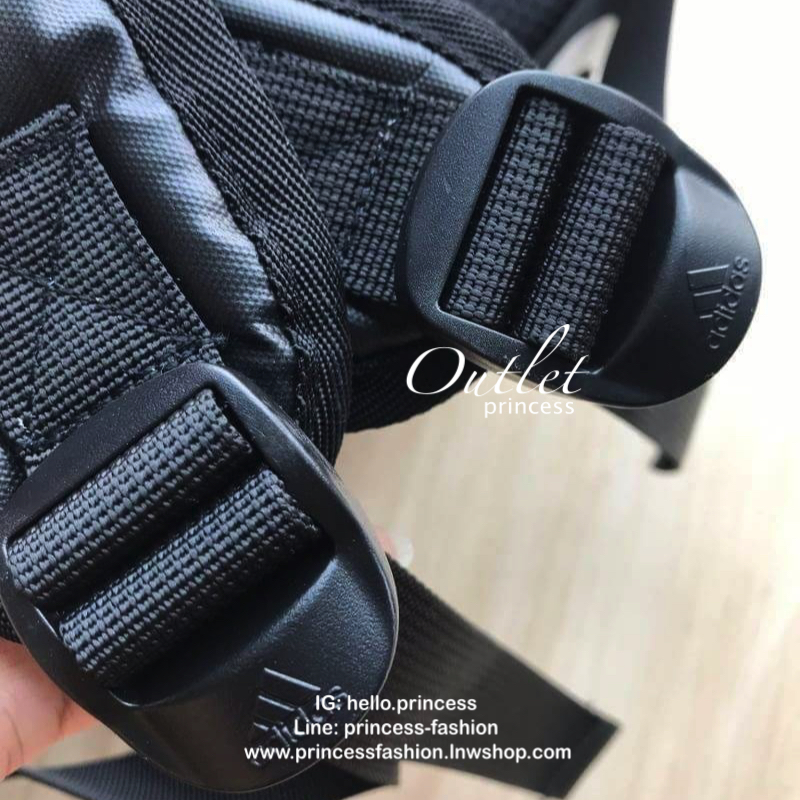 Adidas Adidas BTS BP1 [AZ8644] Backpack Black กระเป๋าเป้สะพายหลัง รูปทรงคลาสสิคคลาสสิกเรียบง่ายในแบบอาดิดาส รองรับทุกการใช้งานที่คต้องการ กระเป๋าสะพายหลังใบนี้ผลิตจากโพลีเอสเตอร์เบาและกันน้ำ ออกแบบให้จุได้เยอะและเก็บทรงไม่ให้ดูเทอะทะ ไม่ว่าจะเป็นหนังสือหร