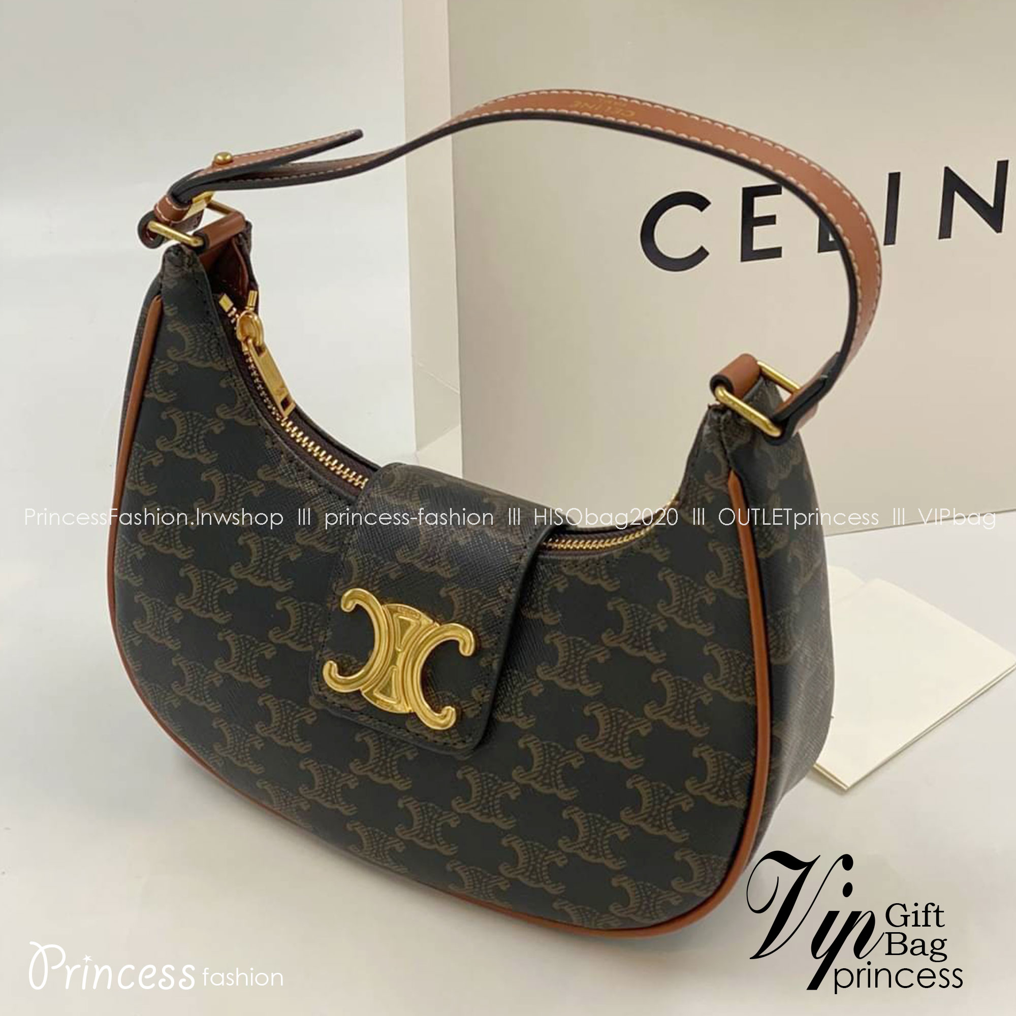 CELINE AVA TRIOMPHE SOFT BAG IN TRIOMPHE CANVAS AND CALFSKIN / CELINE SHOULDER BAG รุ่นใหม่ล่าสุดดีไซน์สวยหรู หนังสวยอยู่ทรง ภายในโล่งกว้างและจุสามารถใส่มือถือ กระเป๋าสตางค์ ของใช้ได้เยอะ