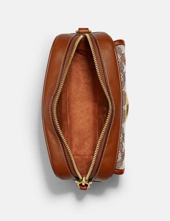 COACH C7764 STUDIO CAMERA BAG 19 IN SIGNATURE TEXTILE JACQUARD WITH CREATURES น้องเล็กใหม่สุดอีกหนึ่ง!! ขนาดเล็กกะทัดรัด มาแบบเลิศๆหรูๆมากแม่ พร้อมเทกเจอร์สุดคิ้วท์!! กระเป๋าสะพายข้างลุคไฮน์ ที่ดีไซน์ออกมาได้ปัง และดูแพงมากๆ ด้วยดีเทลคลาสสิคผสานความเป็นเอ