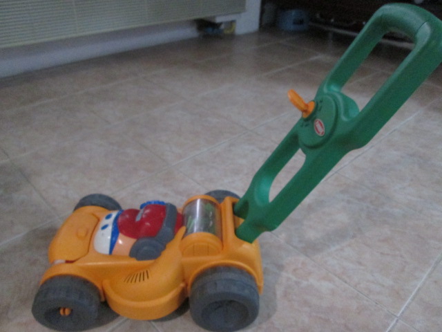 Playskool Yard Crew: Big Mike the Talking Lawn Mower ของเล่นเสริมพัฒนาการสำหรับเด็กมือสอง