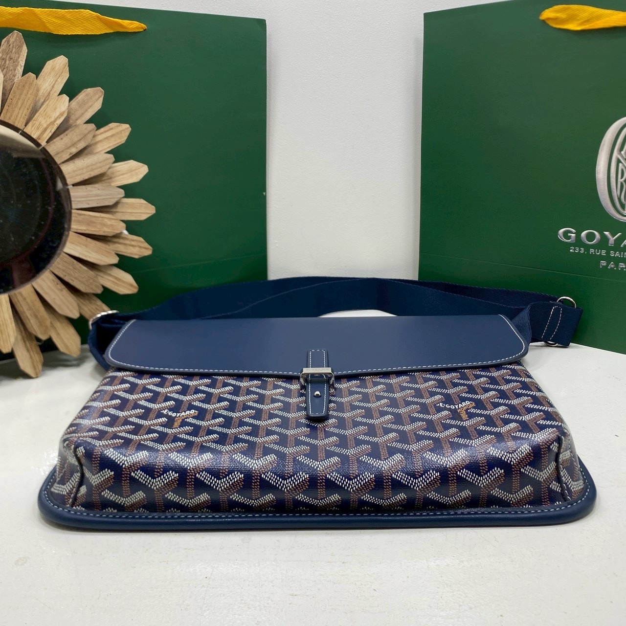 ORI หนังแท้ | Goyard Coursier Messenger bag กระเป๋าแมสเซ็นเจอร์ดีไซน์ใหม่ กะทัดรัดใช้งานได้อย่างคล่องตัว เหมาะมากสำหรับสายสปอร์ต ที่สุดของความหรูตอบโจทย์การใช้งาน ใบจริงสวยงามตามรูปค่ะ