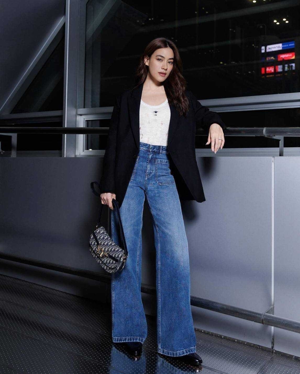 Small CD Besace Bag Blue Dior Oblique กระเป๋าสะพายทรงสวย ดีไซน์โลโก้โดดเด่นและหรูหรา