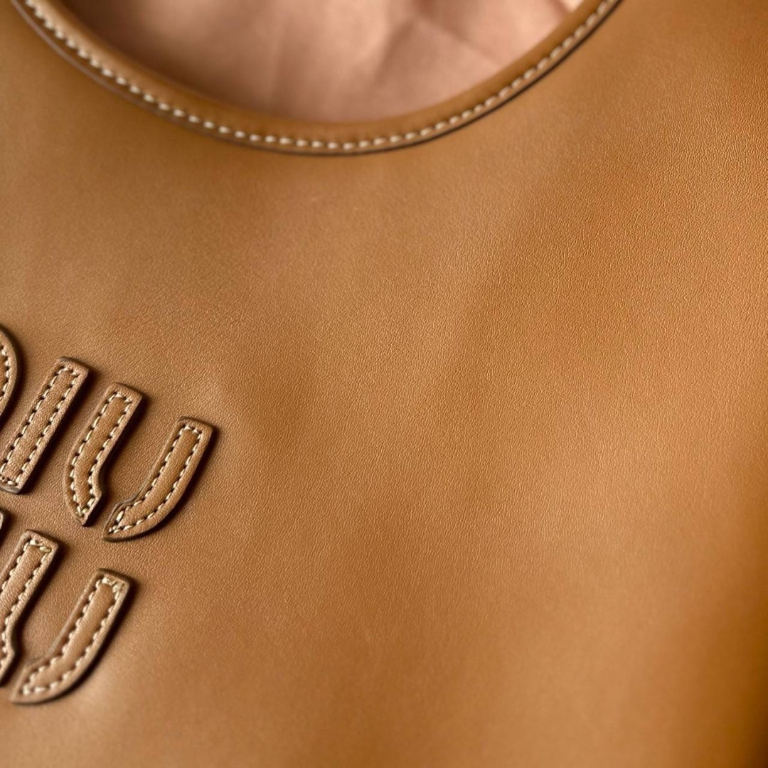 MIU MIU IVY leather bag / MIU MIU Tote Bag กระเป๋าถือสะพาย เกรดออริ ท็อป vip 1:1 เกรดงานปราณีตละเอียด หนังแท้อย่างดี เกรดดีสุด ใช้งานต่างประเทศได้