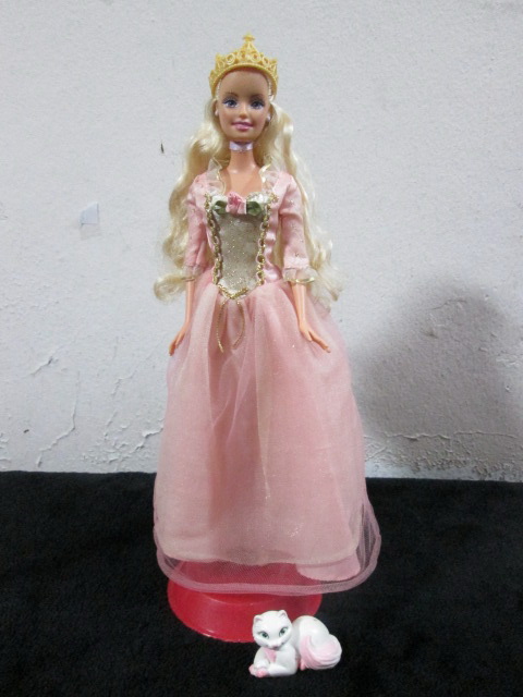 Barbie in The Princess and the Pauper ตุ๊กตาบาร์บี้แท้มือสองสภาพดีมากมาย