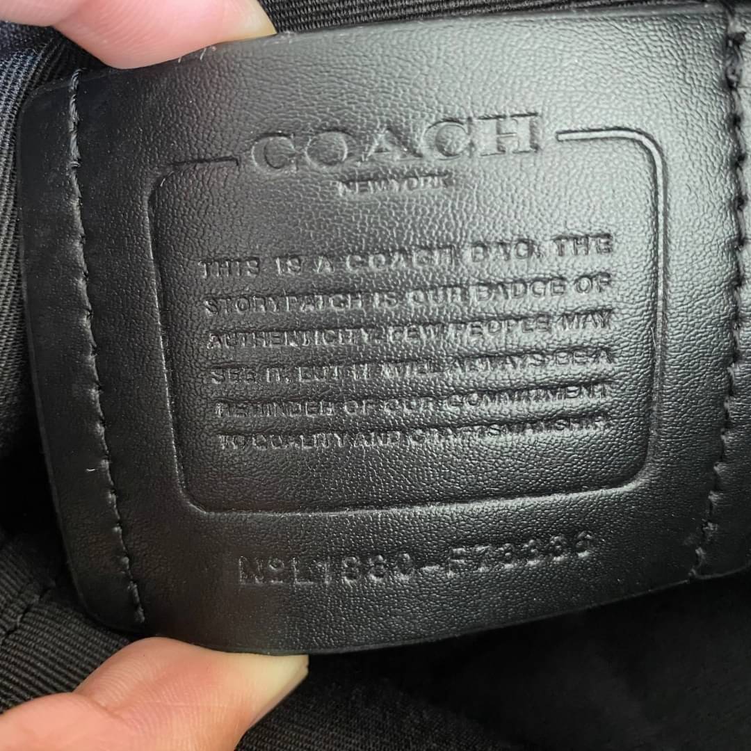 COACH HOUSTON FLIGHT BAG IN SIGNATURE CANVAS (F73336) ขายดีตลอดกาล!! คลาสสิคไม่มีใครเกิน!! กระเป๋าสะพายข้างทรงแมสเซ็นเจอร์ยอดฮิต ทรงสวย ดูดี 🔥 เป็นอีกรุ่น ที่พลาดแล้วต้องรอนานมากๆ ฮ๊อต ฮิต สุดๆ ใช้ได้ทุกเพศ Unisexสุดๆ เท่ห์มากบอกเลย จะออกงานไหน ไม