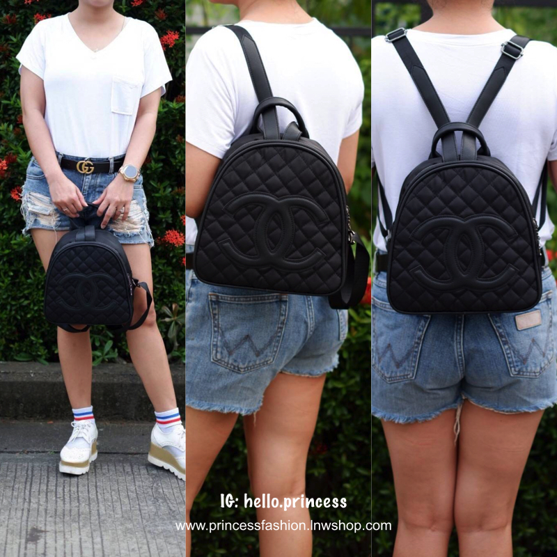 Chanel Backpack (S) กระเป๋าเป้ size mini VIP. gift ของแท้ จาก counter chanel ขนาดกำลังน่ารัก วัสดุ pu. ลายตารางหนังนิ่ม ด้านหน้ามี logo brand เปิดปิดแบบซิป แบ่ง 2 ช่องใหญ่ ภายในกว้าง ใส่ wallet ยาว, mini iPad ได้ มาพร้อมสายสะพายยาว ปรับได้ค่ะ