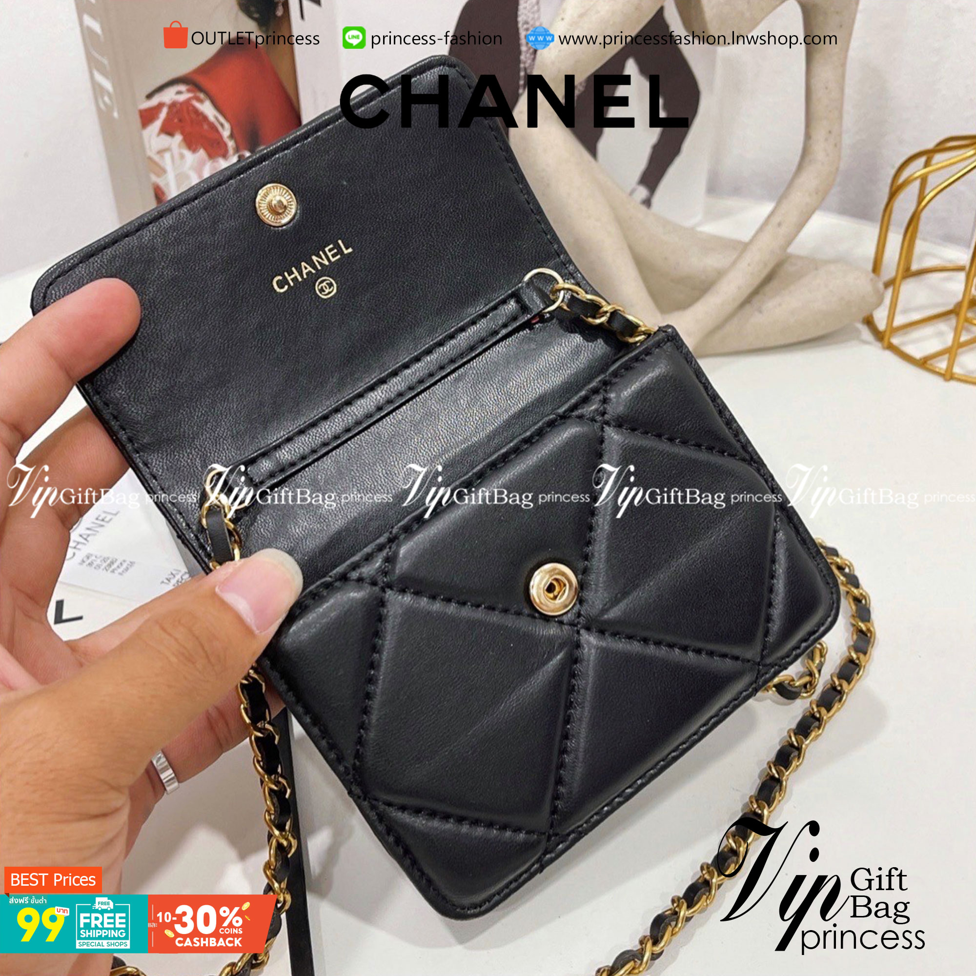 VIP 】CHANEL BLACK WALLET MINI BAG VIP GIFT WITH PURCHAS-GWP รุ่นยอดนิยมไอเท็มฮิตวัสดุหนังคาเวียร์สวยคลาสสิคเปิดปิดด้วยฝาปิดกระดุมด้านหน้ามีโลโก้แบรนด์อะไหล่ทองสวยหรูดูดีมาพร้อมสายโซ่ทองร้อยหนังจะสะพายไหล่ หรือ Crossbody ก็ดูดี ภายในมีโลโก้และช่องแบ่งสามาร