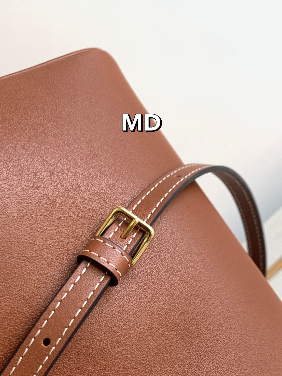 CELINE Small Cabas Drawstring Cuir Triomphe / CELINE TOTE BAG กระเป๋าทรงโท้ทน่ารักน่าใช้ ตัวกระเป๋าหนังนุ่มมาก ปากกระเป๋าเป็นหูรูดดึงปรับทรงได้สองแบบสองสไตล์