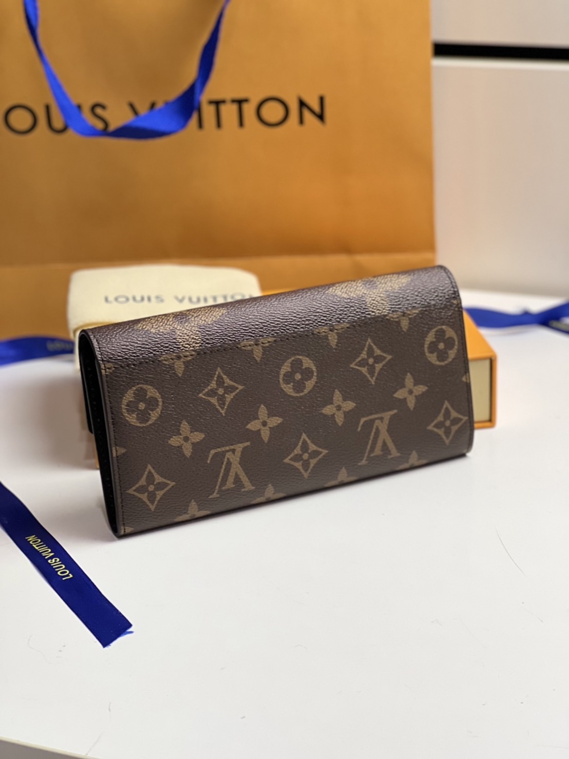 LV Long Wallet / LV Sarah Wallet Monogram Canvas กระเป๋าสตางค์ใบยาวแบรนด์ดัง สวยหรูดูแพง สีและลายคลาสสิค เลือกช้อป! ใช้แล้วรับทรัพย์ ปังแน่นอนค้า