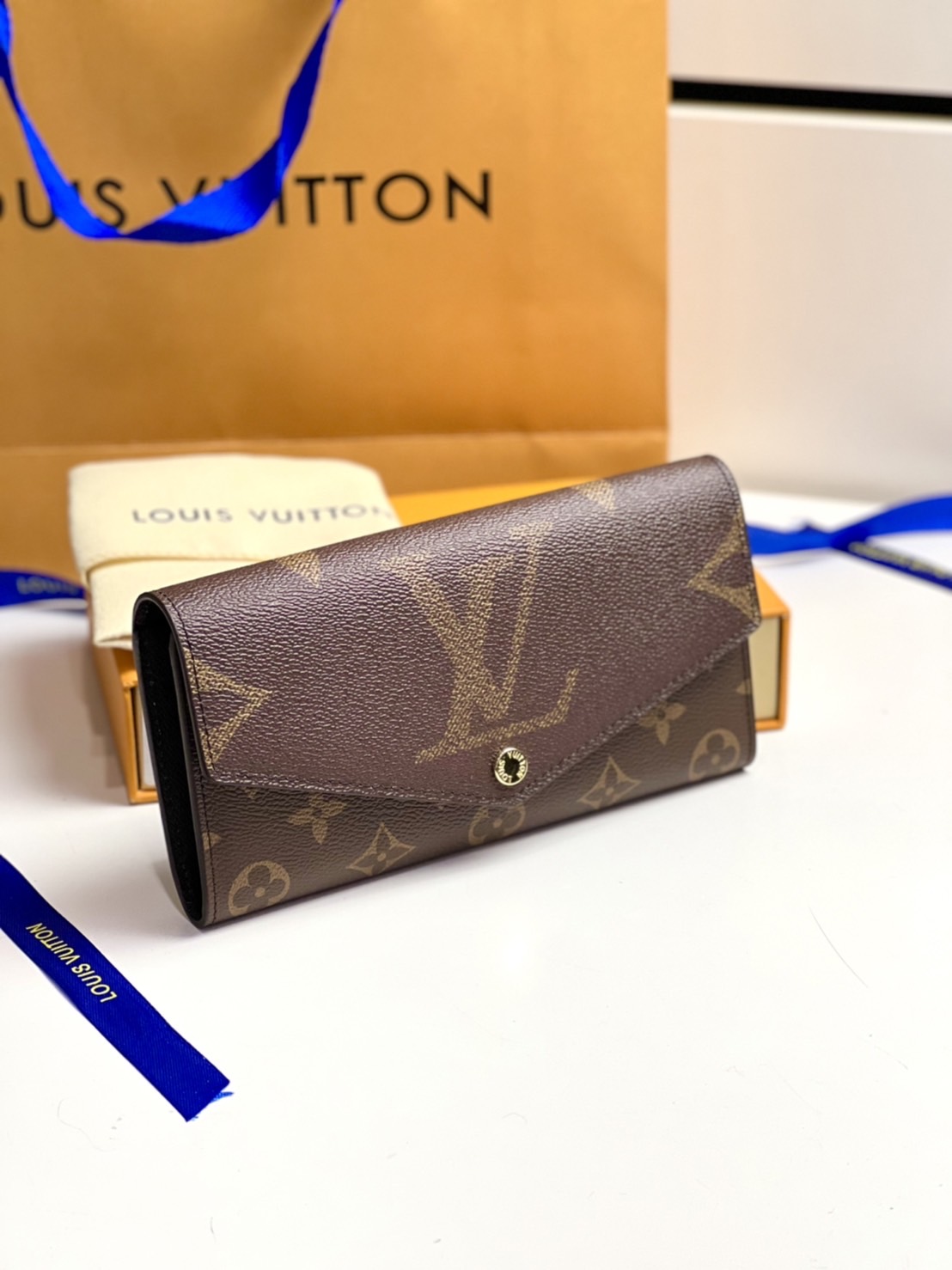 LV Long Wallet / LV Sarah Wallet Monogram Canvas กระเป๋าสตางค์ใบยาวแบรนด์ดัง สวยหรูดูแพง สีและลายคลาสสิค เลือกช้อป! ใช้แล้วรับทรัพย์ ปังแน่นอนค้า