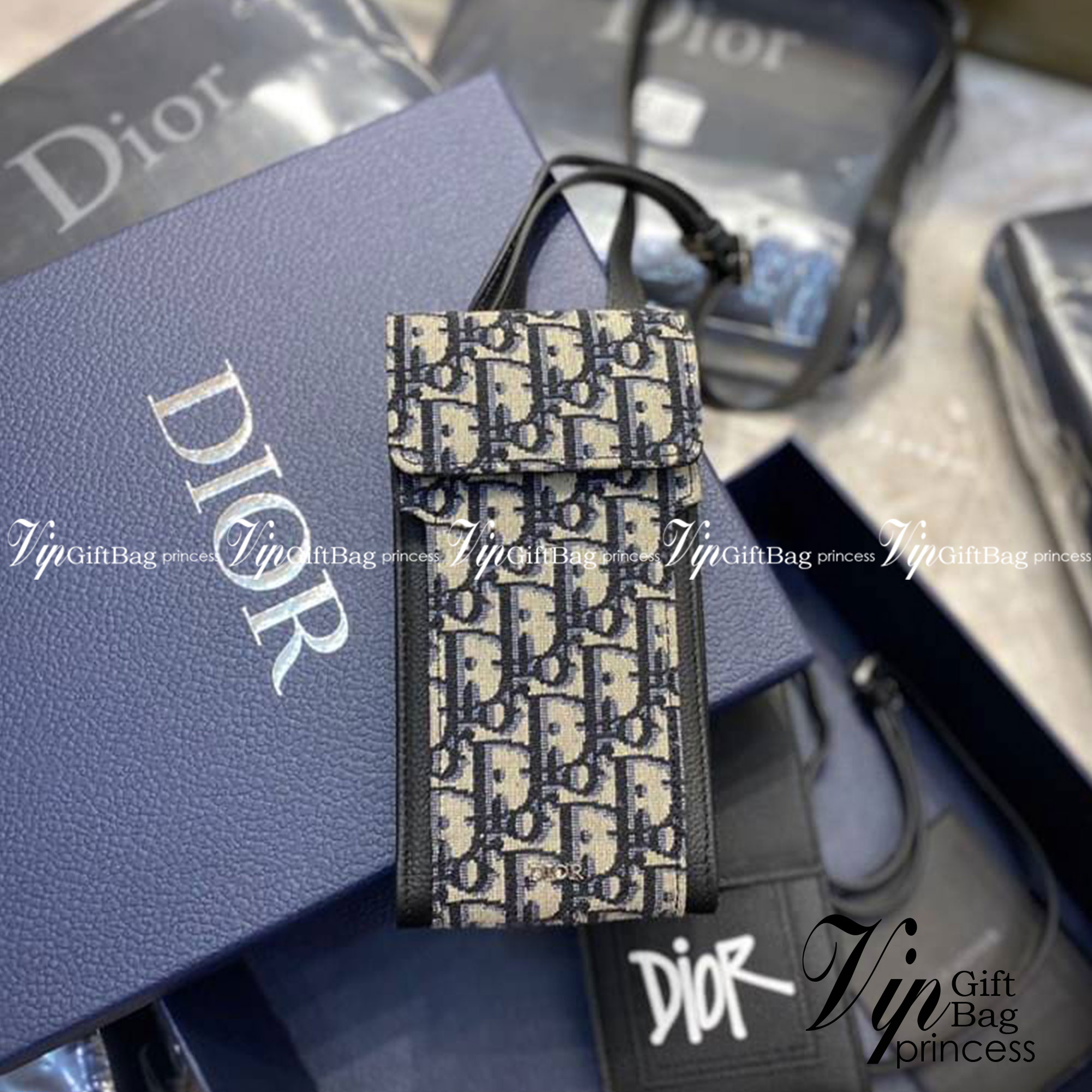 Dior Phone Holder Bag / DIOR BEIGN AND OBLIQUE JACQUARD PHONE POUCH BAG เกรดเทพออริจินอล หนังแท้ ภาพถ่ายจากสินค้าจริง ใช้งานต่างประเทศได้