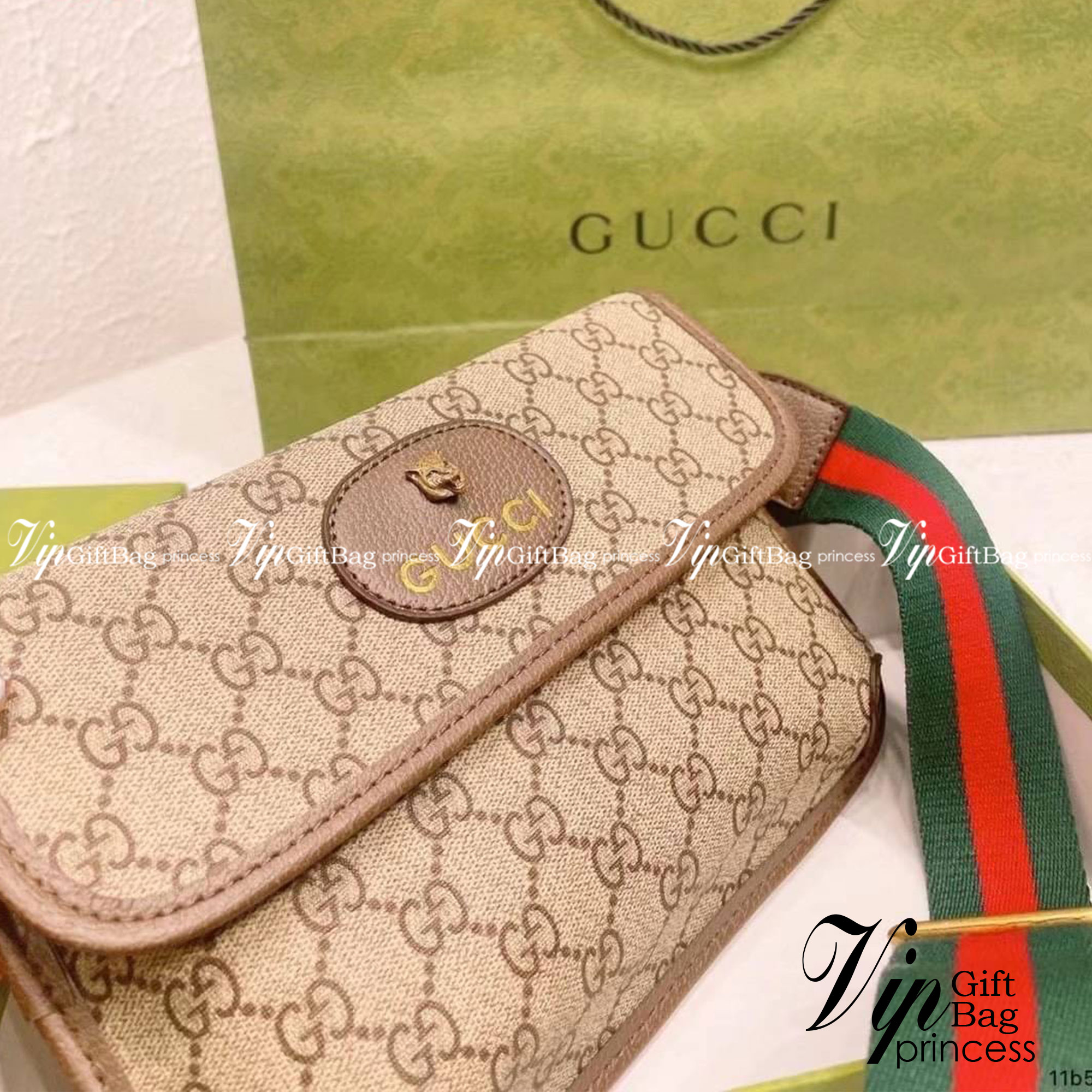 Gucci Neo Vintage small messenger bag / Gucci GG Supreme Canvas Tiger Head Chest Bag อีกหนึ่งในสัญลักษณ์ที่สำคัญของแบรนด์ วัสดุแคนวาสโมโนแกรมสวยงาม ใช้ได้ทั้งชายหญิง ภาพถ่ายจากงานขายจริง ใช้งานต่างประเทศได้