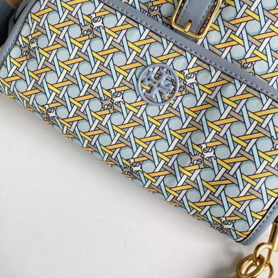 ของแท้ 💯% 】Tory Piper Printed Crossbody 80486 กระเป๋าถือ สะพายข้างหรือ Crossbody ได้ วัสดุผ้า nylon ด้านในโล่งมี1ช่องซิป และ1ช่องใส่ของจุกจิก ซับในผ้าสวยหรู