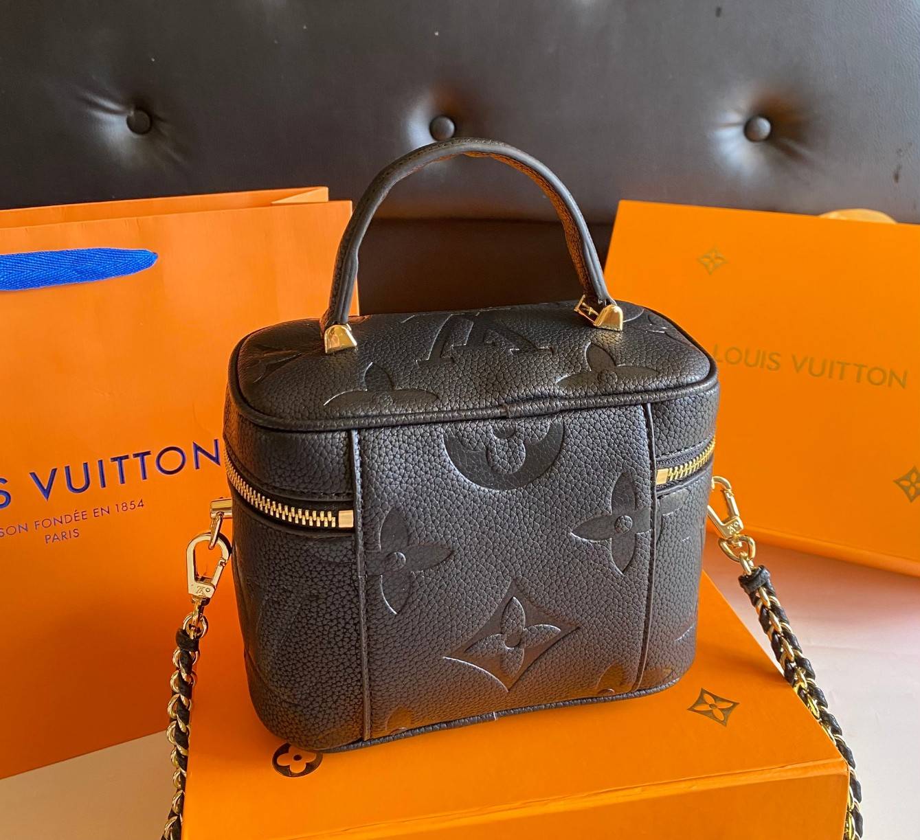 พรีเมี่ยมกิ๊ฟแท้ 100% 】VIPgift LOUIS VUITTON VANITY PM งานหนังแท้ รูปทรงหรูหราทันสมัย