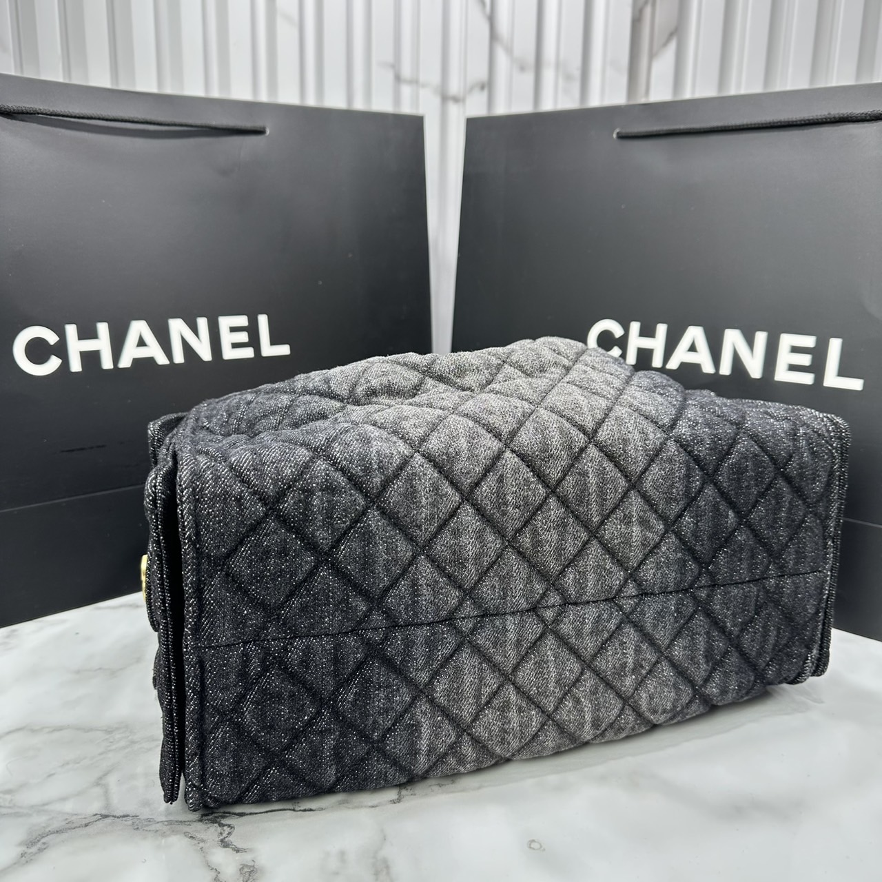 ORI หนังแท้ | 30cm CHANEL 25 Denim Handbag กระเป๋าสะพายทรงโฮโบเดนิม คอลใหม่ล่าสุด ต้อนรับฤดูกาล SPRING-SUMMER 2025 รูปทรงใช้งานได้จริง