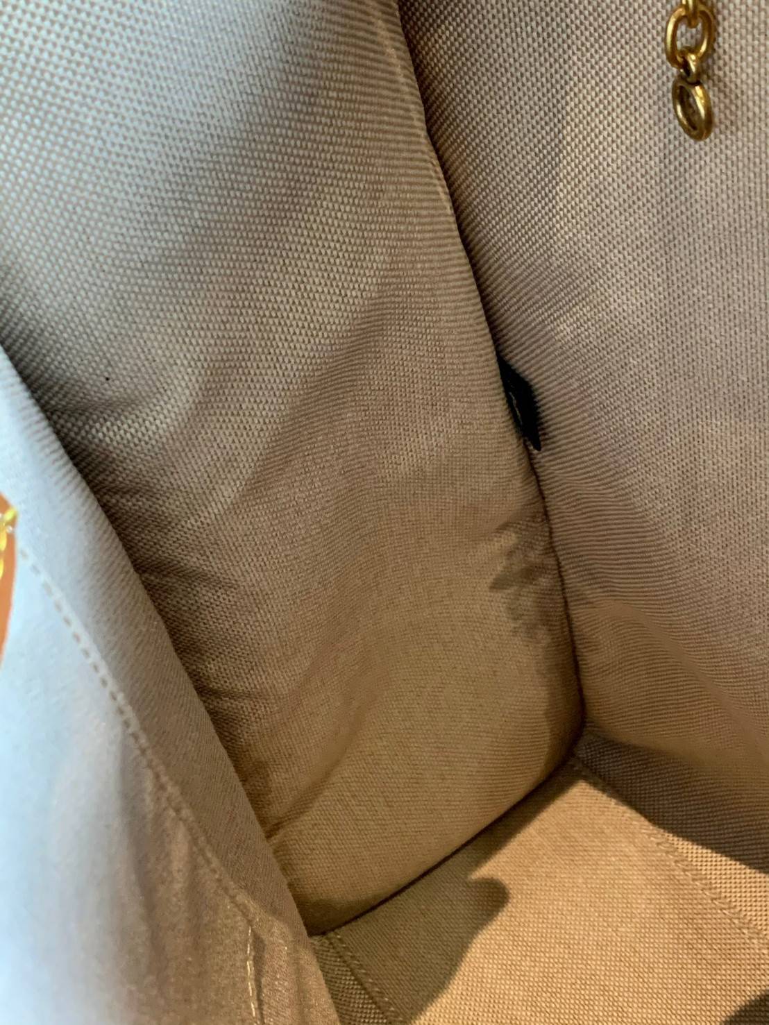 LIMITED EDITION 📣รุ่นใหม่ล่าสุด ยังไม่มีในช๊อปไทยจ้าา❗️ COACH CHAIN CASHIN TOTE ((C6338//C6620)) พร้อมส่ง สินค้าเข้าใหม่ ห้ามพลาดค่าา! กระเป๋าทรงTote สูง สามารถใส่เอกสาร//A4 ได้ วัสดุหนังแท้นิ่ม น้ำหนักเบาค่ะ 🔺จุดเด่นของรุ่นคือสายสะ