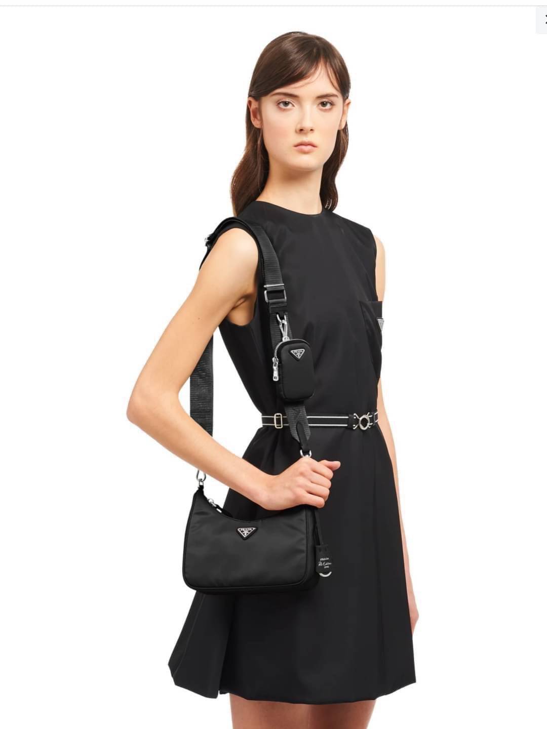 BEST SELLER!! **กำลังมาแรงมากค่ะ กับแบรนด์ PRADA ใบเดียวคุ้มมากค่ะ อุปกรณ์ ครบชุด **ซื้อ1ได้ถึง3ไอเท็ม ทั้งสายยาว และกระเป๋าใส่เหรียญ และป้ายแท็คหนัง อย่างดี **อะไหล่ปั้มแบรนด์แท้ทุกจุด วัสดุทำจากผ้า Nylon อย่างดี กันน้ำได้ อยู่ทรงสวย สามารถใส่กระเป๋าตังค