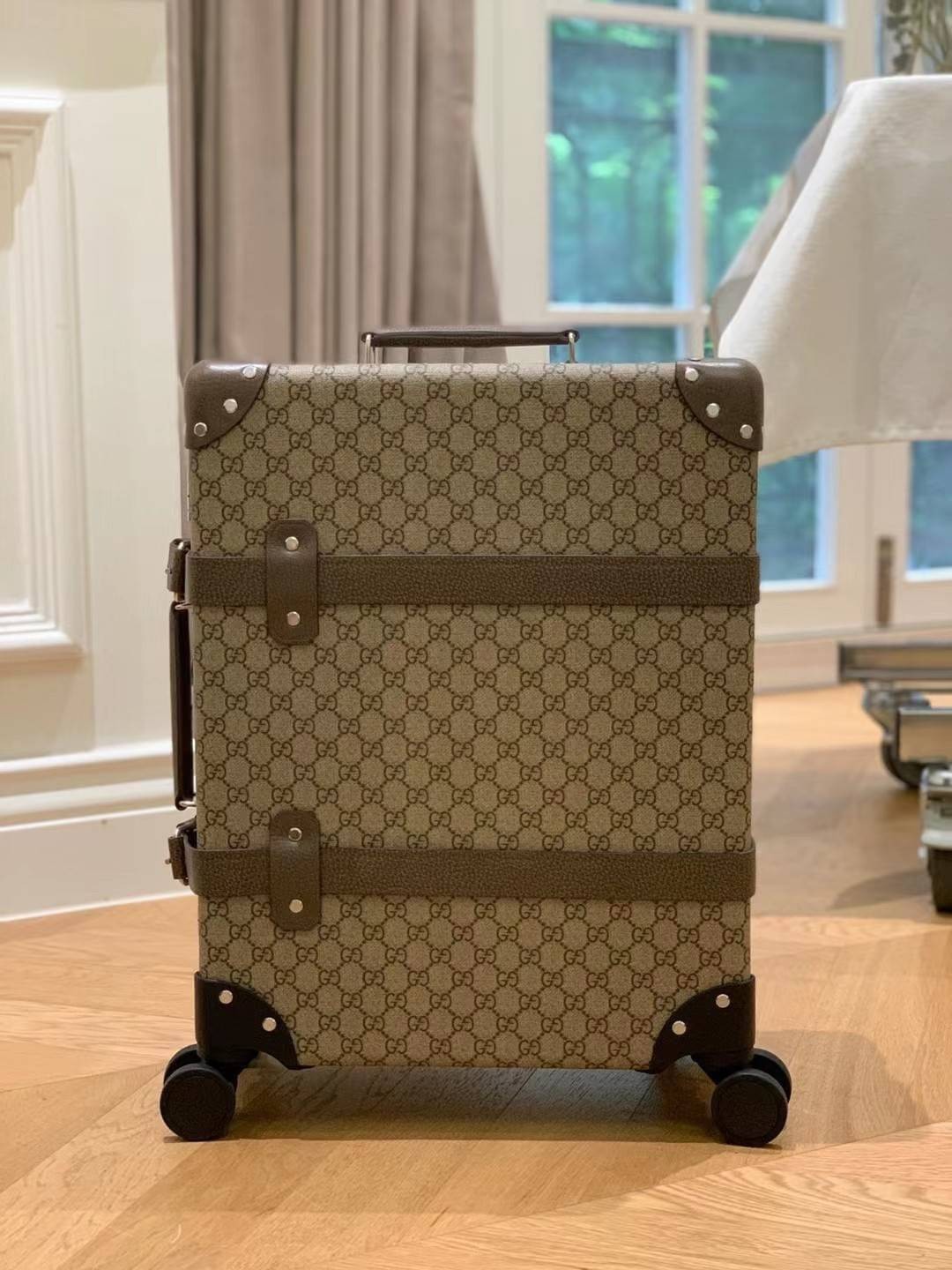 GUCCI Globe-Trotter Carry-On Suitcase / GUCCI globetrotter luggage พร้อมส่ง เกรดท็อปออรินอล งานเหมือนสุด หนังแท้ สวยงามตามรูป TOP ORIGINAL 1:1 เกรดเทียบแท้ ใช้สลับแท้ได้ ใช้งานต่างประเทศได้