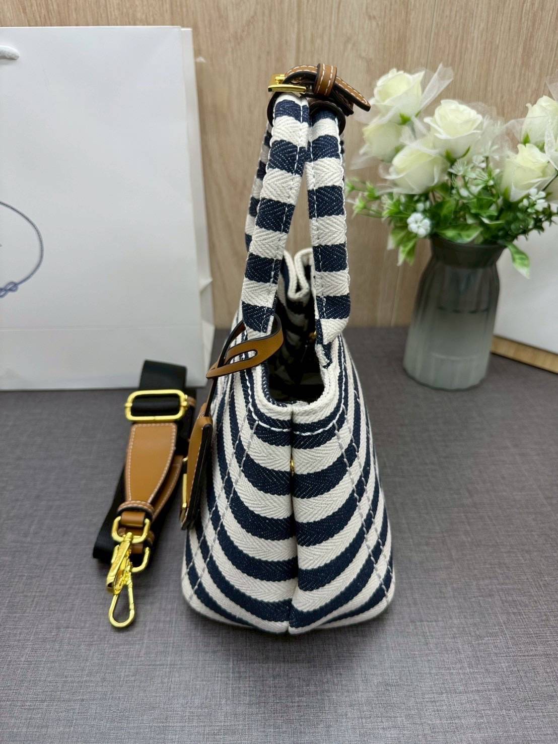 ORI หนังแท้ | Prada Jardinière linen blend mini-bag / Prada Tote Bag กระเป๋าทรงโท้ทใบเล็กน่ารัก ผ้าลินินผสม มาพร้อมดีไซน์ทันสมัย