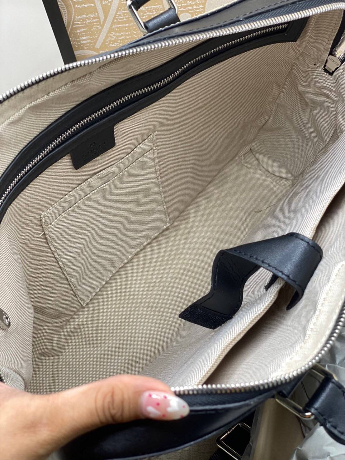 Gucci GG Supreme Briefcase พร้อมส่งที่ไทย ภาพสินค้าถ่ายจากงานจริง GG Supreme work bag with Web shoulder strap