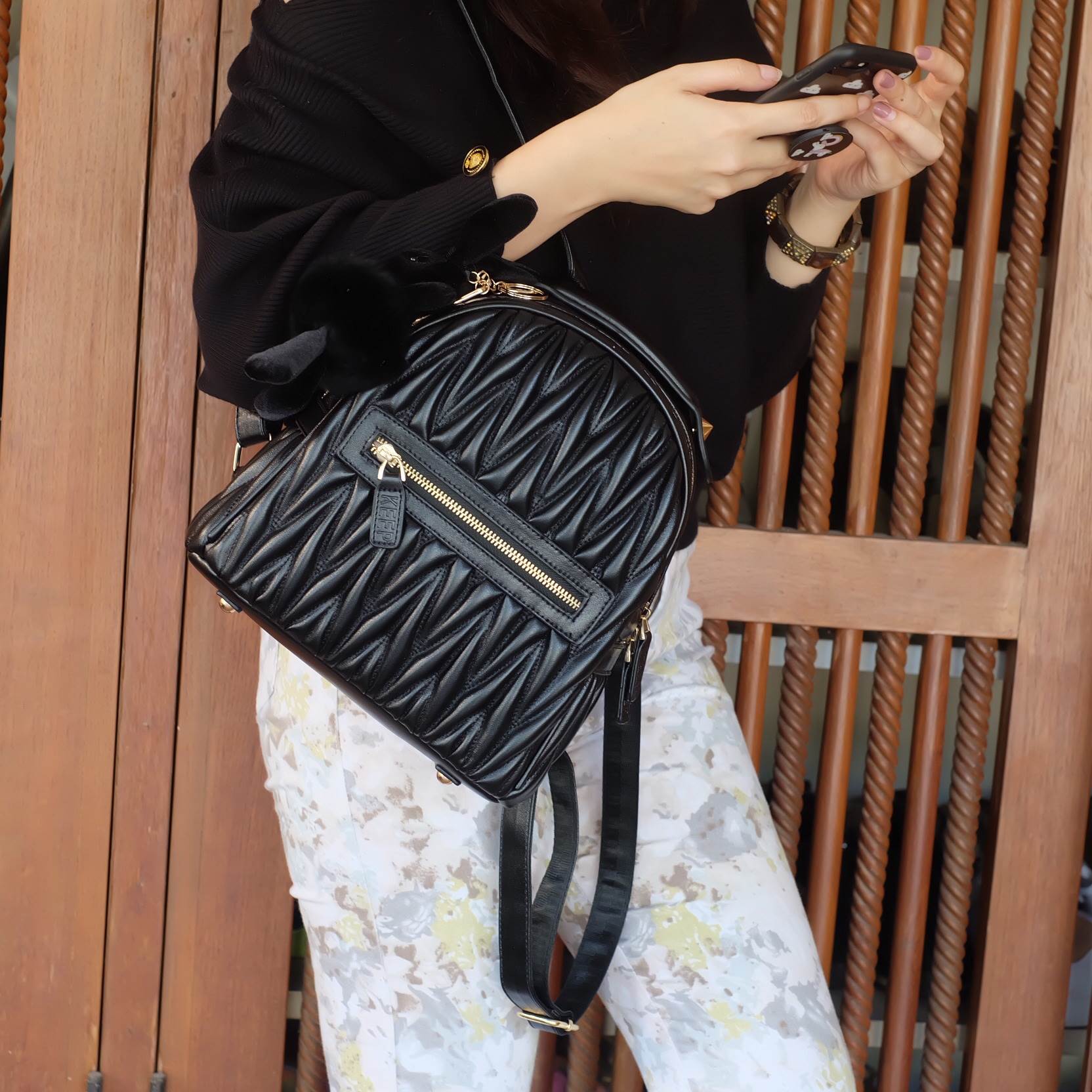 ฮิต!! จนต้อง ทำสีเพิ่ม 🌈🌈 KEEP ' Paris ' backpack 🎒👟 เป้ หนังแกะแท้ ระดับตำนาน ที่ครองใจสาวๆ เป็นอันดับหนึ่ง งานดี งานคุ้ม ต้องใบนี้เลย =>> กระเป๋า หนังแกะแท้เนื้อดี งาน handmade เย็บแบบฝีมือต่อฝีมือ เพิ่อให