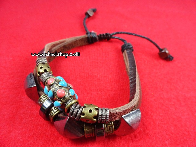 สร้อยข้อมือหนังสายรูด RN 00067
