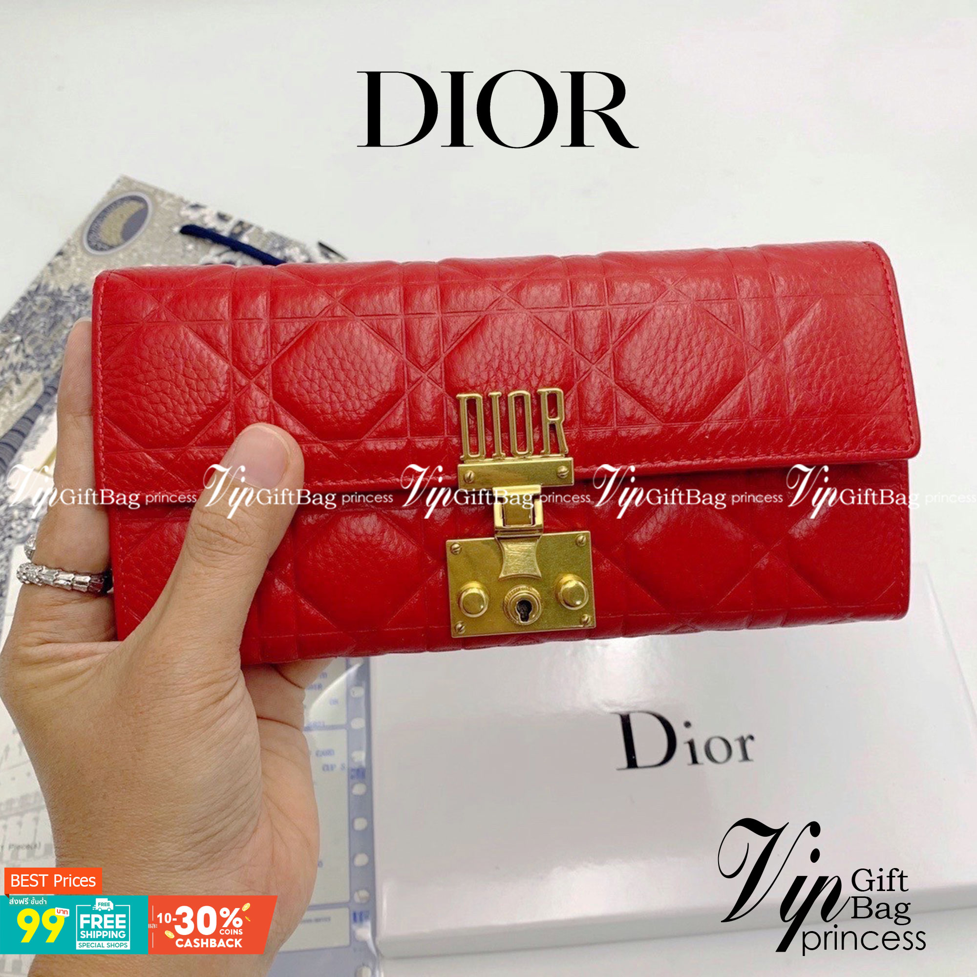 Dior Long Wallet กระเป๋าสตางค์ใบยาวทรงคลัช งานสวยหนังนิ่มมาก มาพร้อมอะไหล่สีทองหรูหรา ด้านในมี 3 ช่องใช้งาน งานจริงคือสวยมาก มาให้สาวๆเลือกใช้กัน 3 โทนสี ราคาดีย์มากกน้าาา