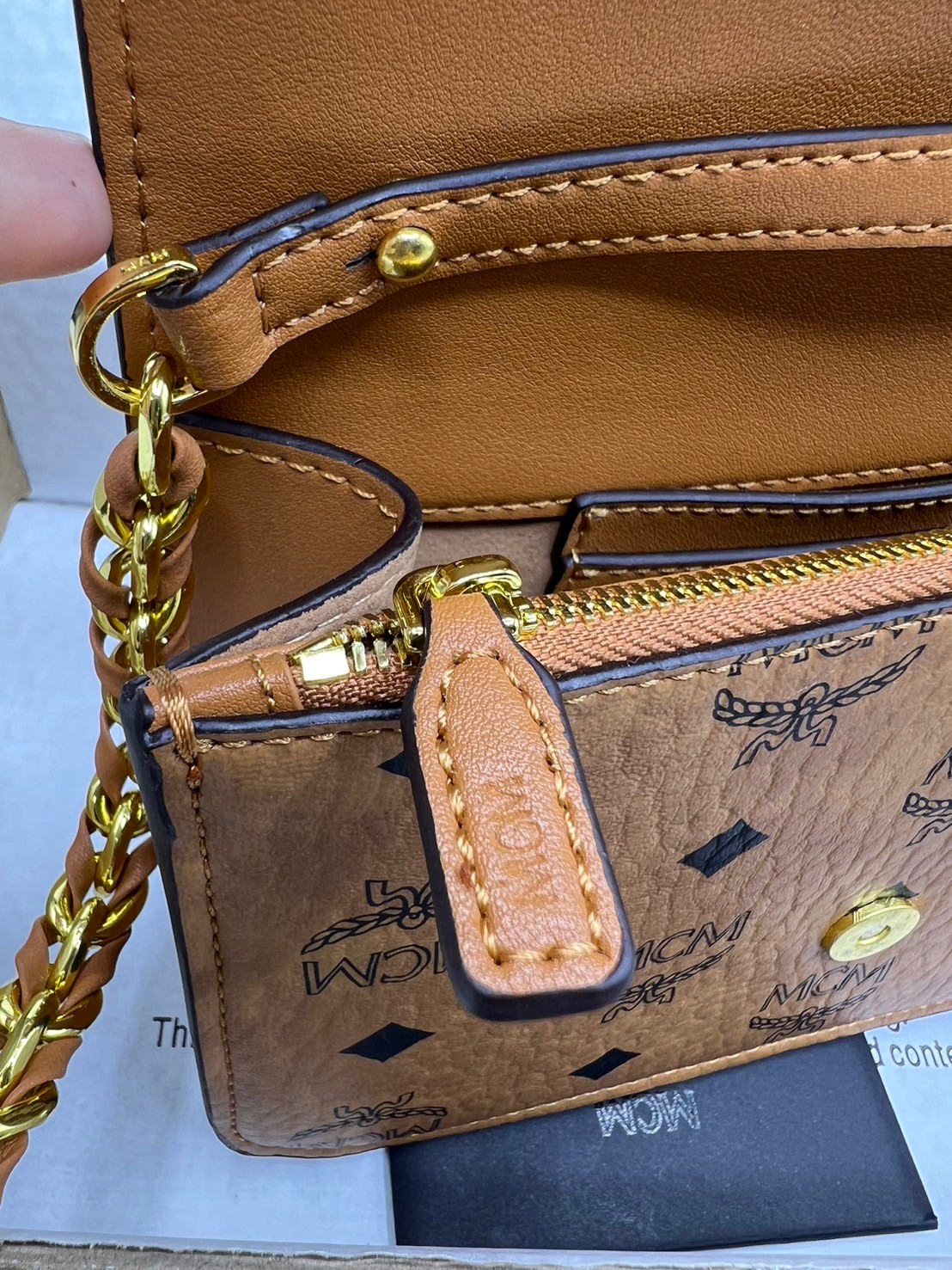 M.C.M DIAMOND SHOULDER BAG IN VISETOS LEATHER MIX กระเป๋าสะพายดีไซน์ใหม่ แรงบันดาลใจรูปทรงมาจากเพชรสวยงาม เกรดท็อปออริ 1:1 สลับแท้